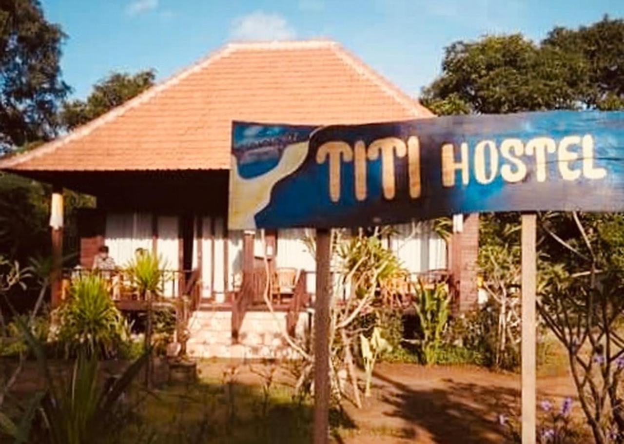Titi Hostel Нуса Лембонган Екстериор снимка