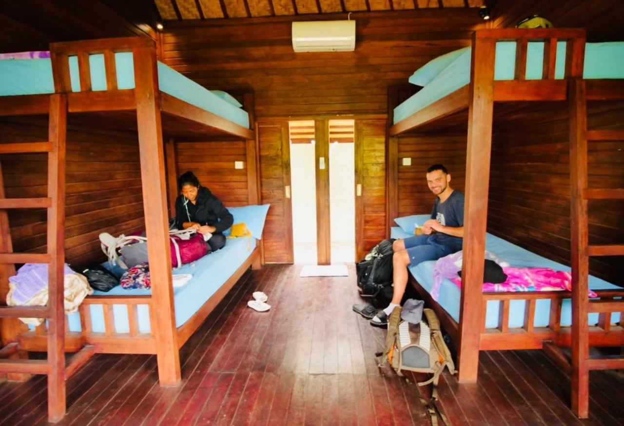 Titi Hostel Нуса Лембонган Екстериор снимка
