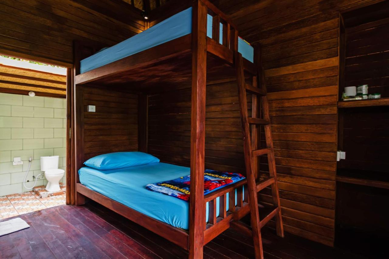 Titi Hostel Нуса Лембонган Екстериор снимка